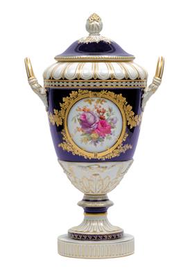 A Weimar vase and cover, - Works of Art (Furniture, Sculptures, Glass, Porcelain)