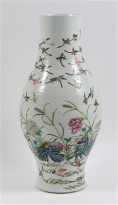 Famille rose Vase, - Antiquitäten & Bilder