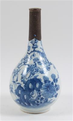 Blau-weiße Flaschenvase, - Antiquariato e Dipinti