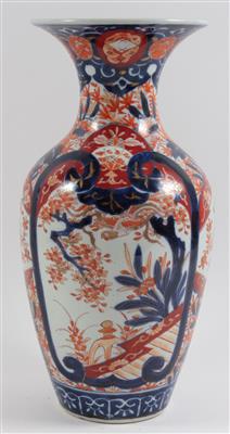 Imari Vase, - Saisonabschluß-Auktion Bilder Varia, Antiquitäten, Möbel, Teppiche und Design