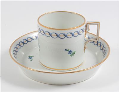 Tasse und Untertasse mit "Vergißmeinnicht-Blumen", - Antiquariato e Dipinti