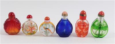 11 verschiedene Snuffbottles, - Asta estiva