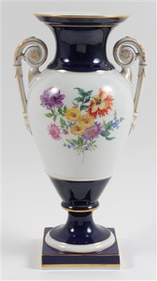 Vase in Amphoren-Form, - Asta estiva