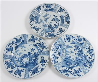 5 blau-weiße Teller - Letní aukce