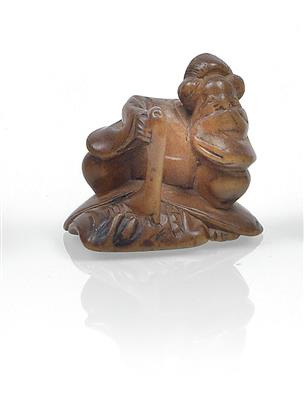 Netsuke der Okame mit Tengu Maske - Asta estiva