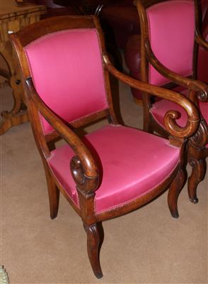 Zwei variierende Fauteuils, - Summer-auction