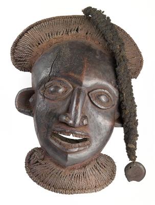 Bamileke, Kamerun: 'Kamm'-Maske oder 'Kult-Führermaske' aus dem Kameruner Grasland. - Asta estiva