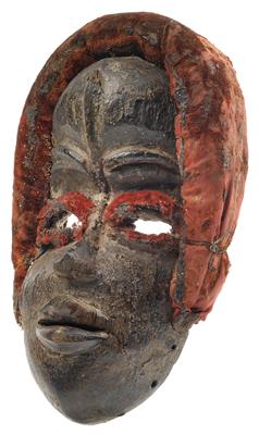 Dan, Elfenbeinküste, Liberia: Eine ungewöhnliche Gesichtsoder Passeport-Maske vom Typ 'Deangle'. - Asta estiva