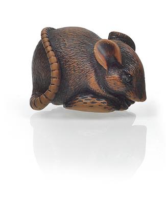 Netsuke einer Ratte mit kagami-mochi - Letní aukce