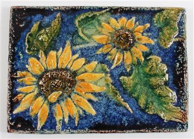 Majolikaplatte mit Sonnenblumen, - Summer-auction