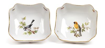 A pair of square dishes with European birds, - Starožitnosti (Nábytek, Sochařská díla, Sklo, Porcelán)