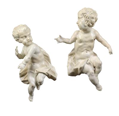 Pair of rococo angels, - Works of Art (Furniture, Sculpture, Glass and porcelain)