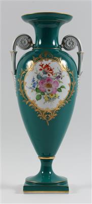 Sockelvase mit Henkeln, - Antiques and Paintings