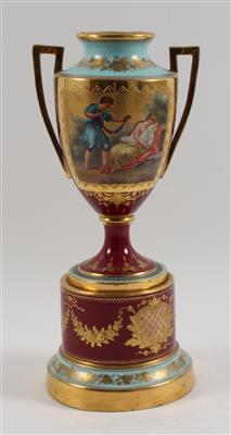 Sockelvase mit Henkeln, - Antiques and Paintings