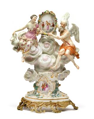 ‘An allegory of winter’ A centrepiece with ‘bronze doré’ mounts, - Starožitnosti (Nábytek, Sochařská díla, Sklo, Porcelán)