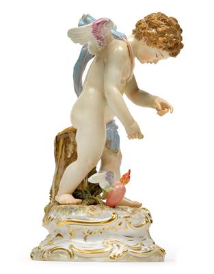 Cupid pointing to a winged flaming heart, - Starožitnosti (Nábytek, Sochařská díla, Sklo, Porcelán)