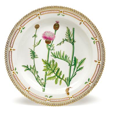 A Flora Danica platter ‘Centaurea Scabiosa L.’, - Oggetti d'arte (mobili, sculture, vetri e porcellane)