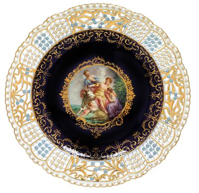 A latticework plate ‘Europa after Boucher’, - Oggetti d'arte (mobili, sculture, vetri e porcellane)
