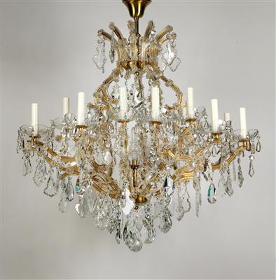 A glass chandelier in Maria Theresia style, - Oggetti d'arte (mobili, sculture, vetri e porcellane)