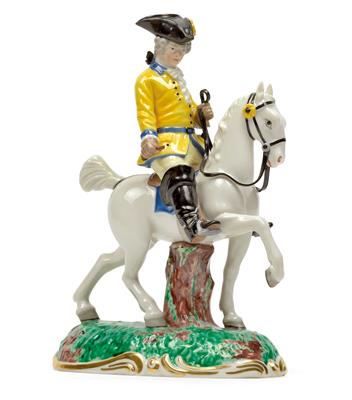 A huntsman on horseback with reins and whip in his hands, - Works of Art (Furniture, Sculptures, Glass, Porcelain)