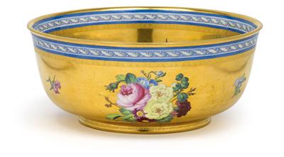 A magnificent bowl, - Oggetti d'arte (mobili, sculture, vetri e porcellane)