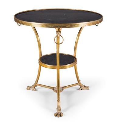 Round bronze table, - Oggetti d'arte (mobili, sculture, vetri e porcellane)