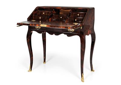 Dainty bureau, - Works of Art (Furniture, Sculptures, Glass, Porcelain)