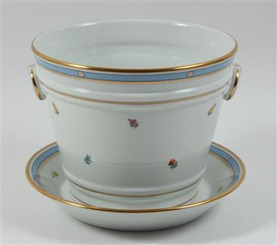 1 Cachepot mit Untertasse, - Antiques and Paintings