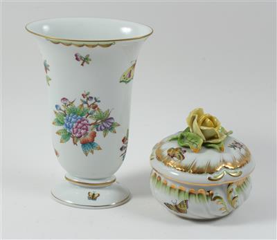 1 Vase und 1 Dose mit Deckel, - Saisoneröffnungs-Auktion Antiquitäten & Bilder