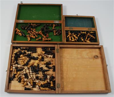 Drei Schachbretter - Saisoneröffnungs-Auktion Antiquitäten & Bilder