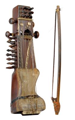 Indien, Pakistan, Afghanistan: Ein schönes, altes Saiten-Instrument, 'Sarangi' genannt, mit dazugehörendem Bogen. - Antiquariato e Dipinti