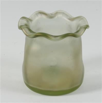 Kleine Vase, - Saisoneröffnungs-Auktion Antiquitäten & Bilder