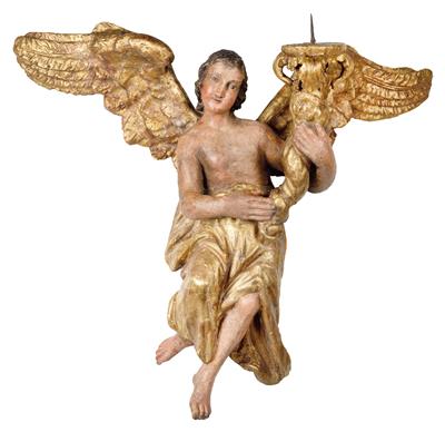 An angel in flight as a candleholder, - Oggetti d'arte (mobili, sculture, vetri, porcellane)