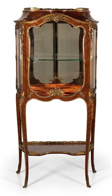 Französische Salonvitrine, - Antiquitäten (Möbel, Skulpturen, Glas, Porzellan)