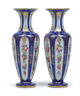 Paar Opalin-Vasen, - Antiquitäten (Möbel, Skulpturen, Glas, Porzellan)