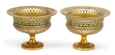 A pair of epergnes, - Starožitnosti (Nábytek, Sochařská díla, Sklo, Porcelán)