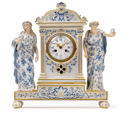 A porcelain clock case with clock movement, - Works of Art (Furniture, Sculptures, Glass, Porcelain)