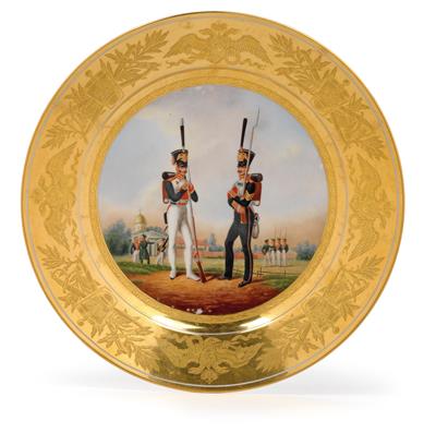 A Russian plate decorated with a military scene, dated 1833, - Oggetti d'arte (mobili, sculture, vetri, porcellane)