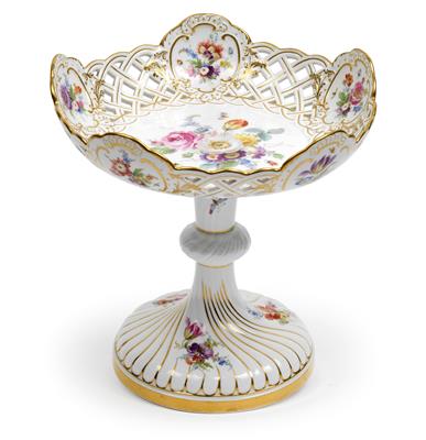 An epergne from the court of Emperor Wilhelm II., - Starožitnosti (Nábytek, Sochařská díla, Sklo, Porcelán)