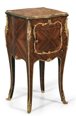 Tischchen im Louis XV Stil, - Antiquitäten (Möbel, Skulpturen, Glas, Porzellan)