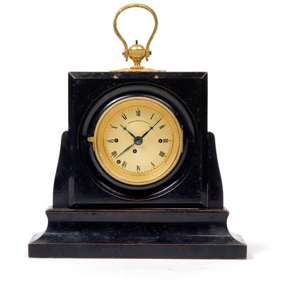 A Viennese Biedermeier travel alarm clock with table mount - Works of Art (Furniture, Sculptures, Glass, Porcelain)