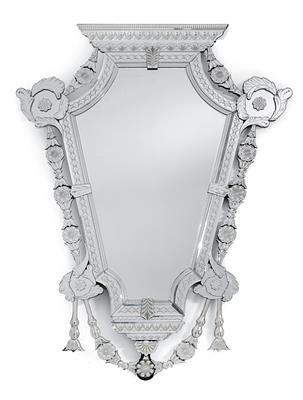 A large elegant mirror in Venetian style, - Starožitnosti
