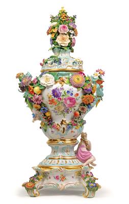 Paar Palast-Vasen mit Deckeln und Sockeln, - Antiquitäten