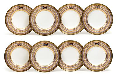 Eight dinner plates bearing the coat-of-arms of "Gustav Ritter von Epstein" and the motto: SIS QUI VIDERIS, - Works of Art
