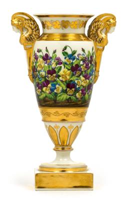 Elegante Vase mit Stiefmütterchen, - Antiquitäten