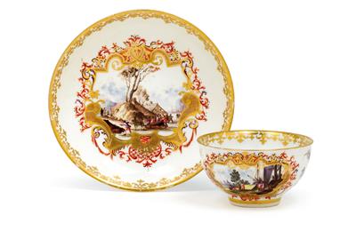 A small cup with saucer, - Starožitnosti