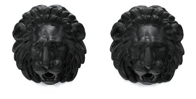 Two slightly different cast iron lion heads / fountain figural ornaments, - Selected by Hohenlohe