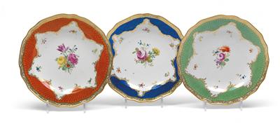Three scale-décor plates, - Starožitnosti
