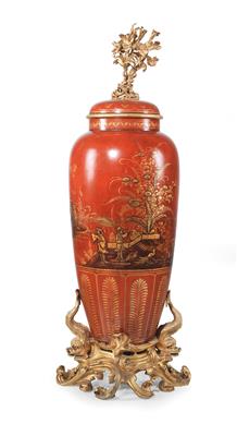 Half-height wooden vase with Chinoiserie decoration, - Works of Art