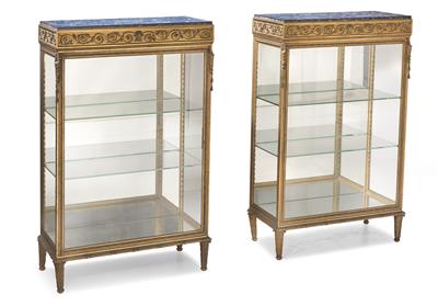 Pair of dainty French bronze vitrines, - Starožitnosti